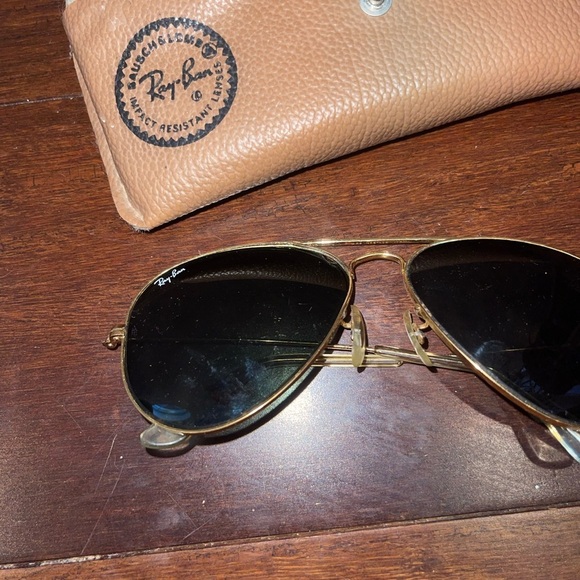 vintage 1980s Ray-Ban Gold Frame aviator Sunglasses - Picture 2 of 14